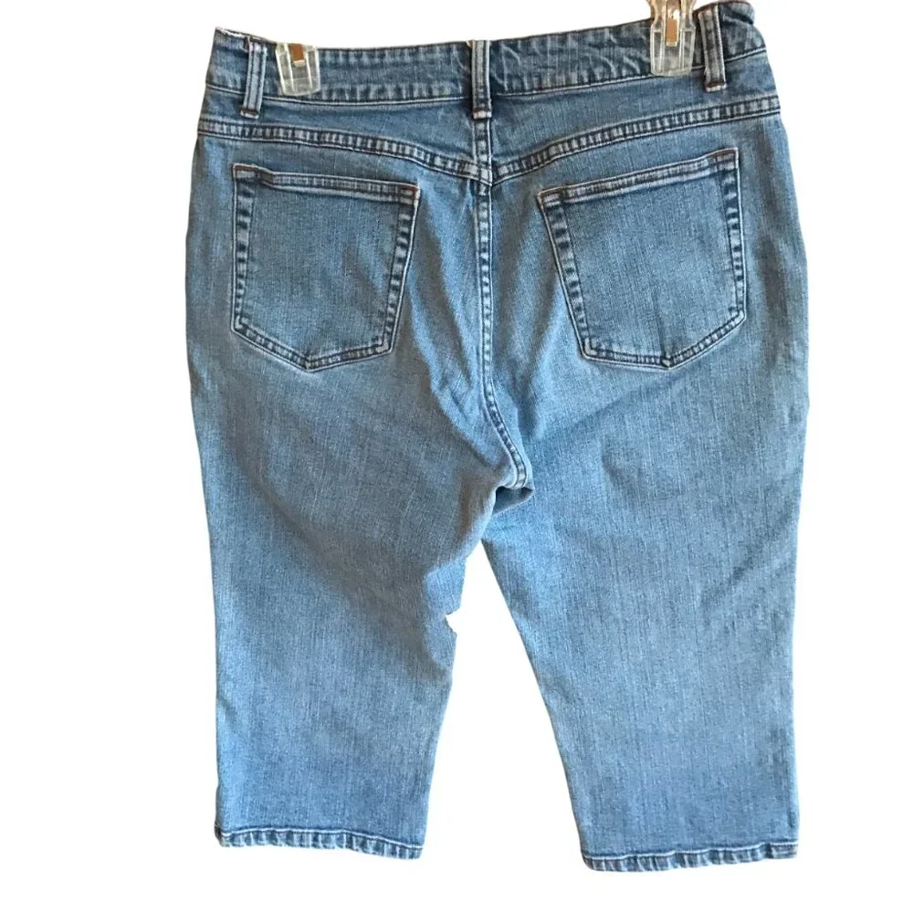 Upcycled Patchwork Capris, Reverse Bleached Country Artists Patches, Size 12P - Picture 10 of 10